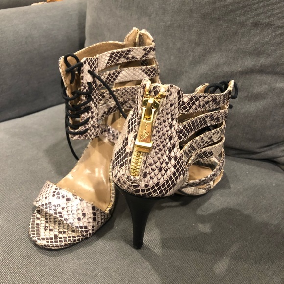 Jessica Simpson Shoes - Jessica Simpson Heels Size 6.5 Jessica Simpson Shoes - Jessica Simpson Heels Size 6.5